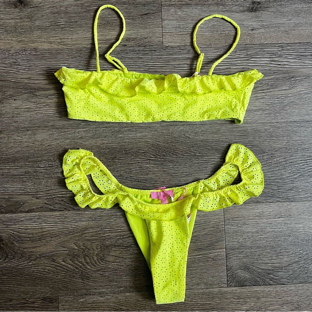 Two piece neon eyelet ruffled bikini set size Sm NWT